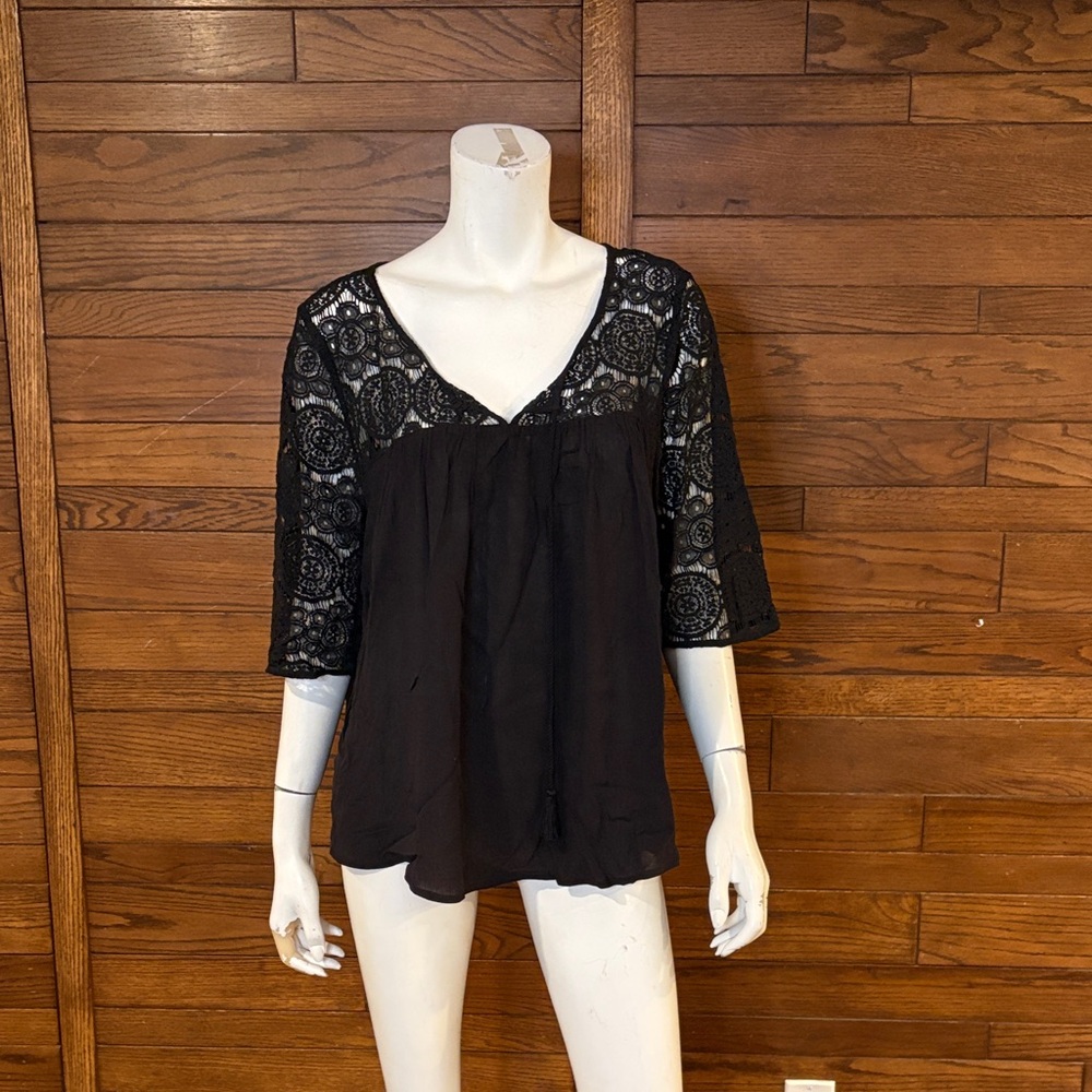 Arizona Jean Company Elegant Black Lace Top